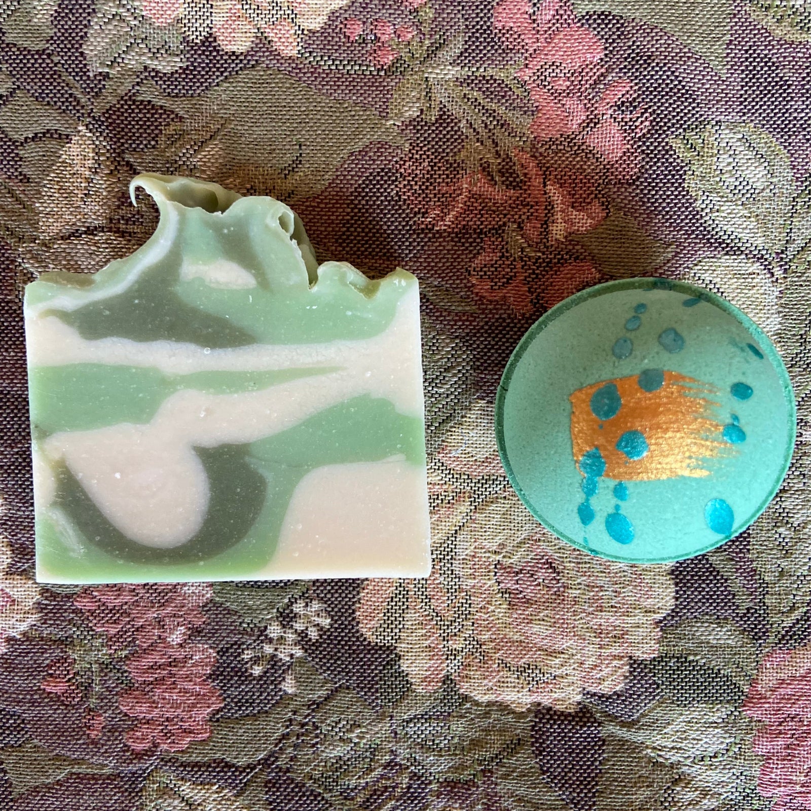 Duo savon artisanal et bombe de bain - Le Renard Noir (fabriqués au Québec)