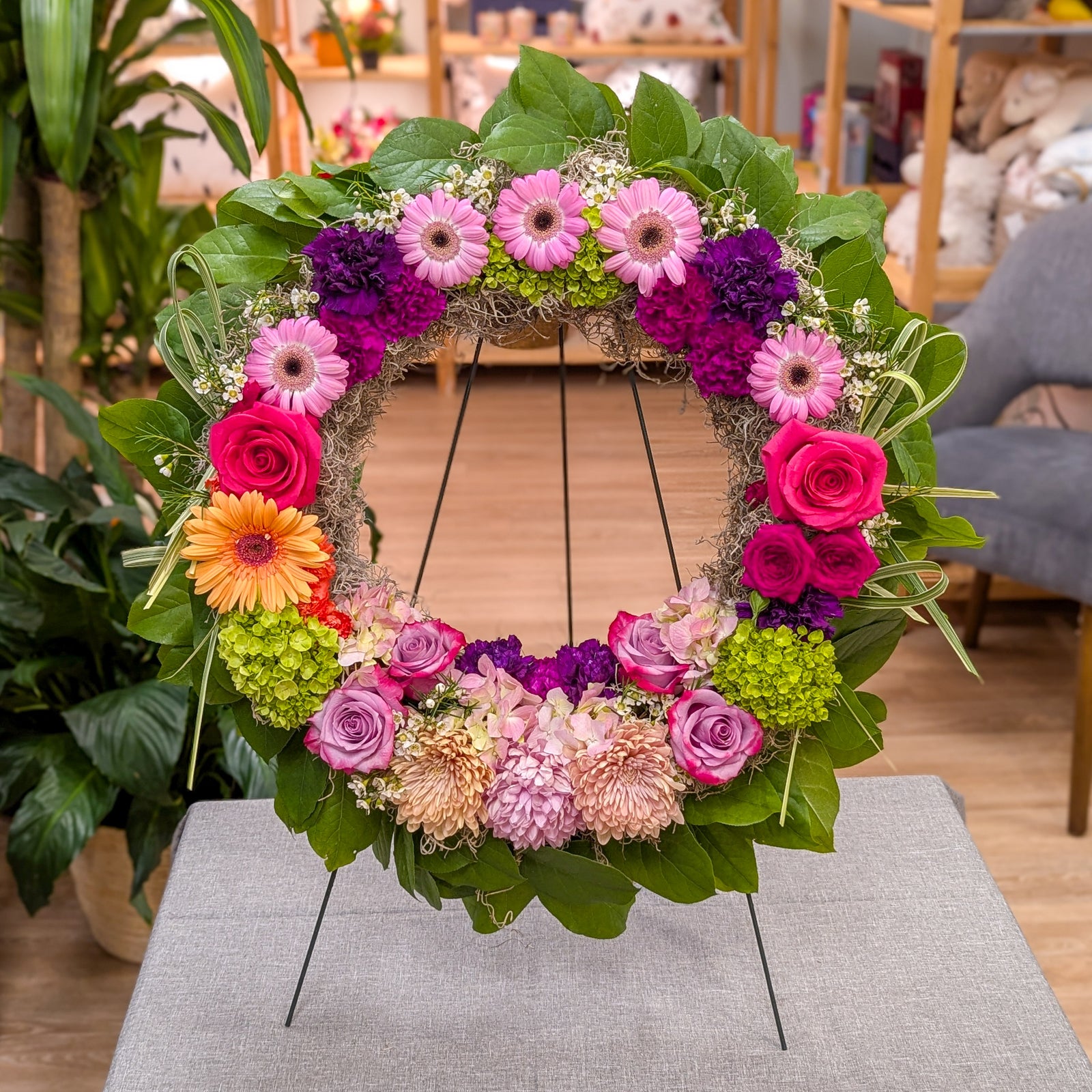 Doux repos - Couronne fleurie colorée (commande par téléphone seulement)