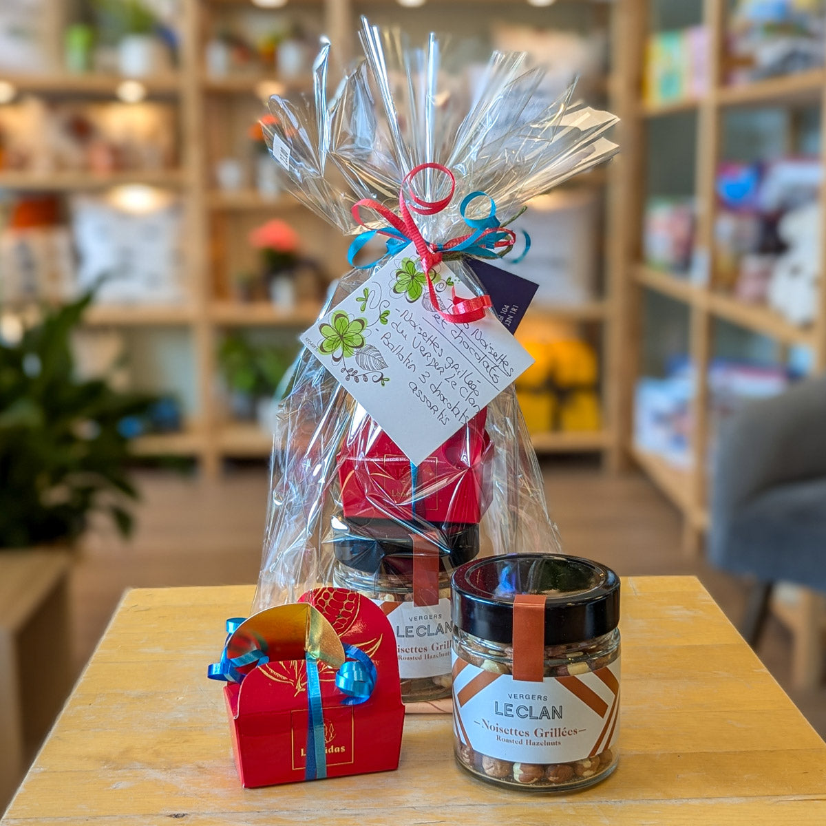 Duo de noisettes et de ballotin 3 chocolats Leonidas