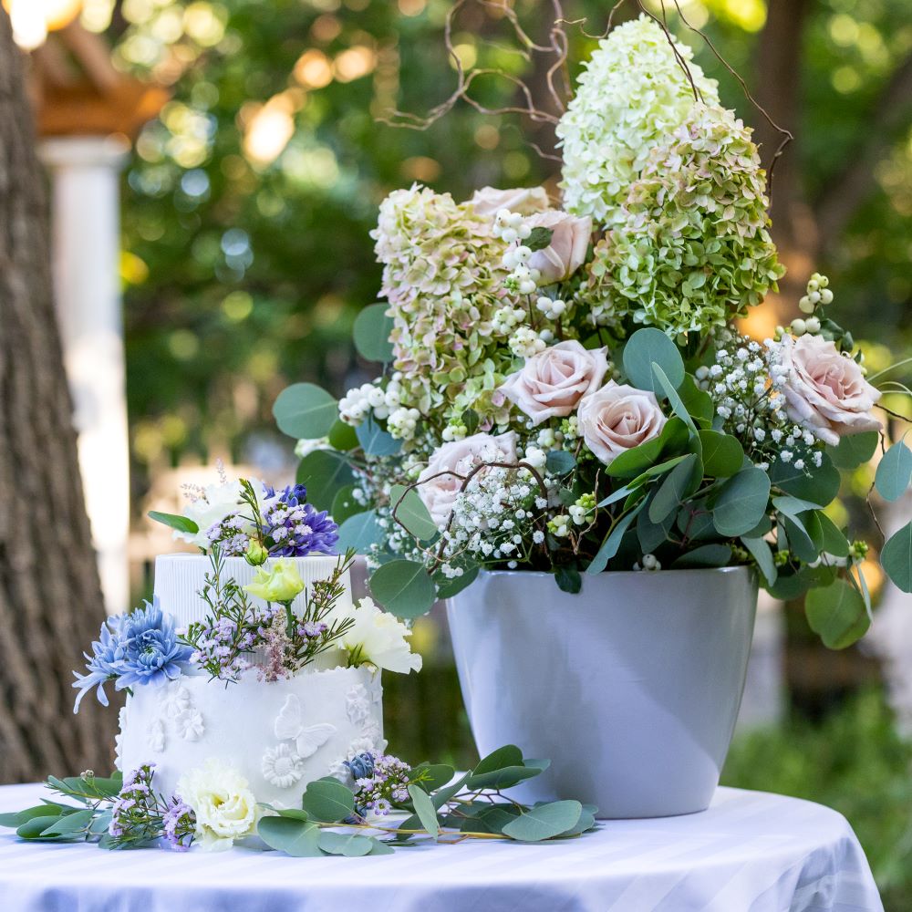 Gâteau de mariage poétique pastel