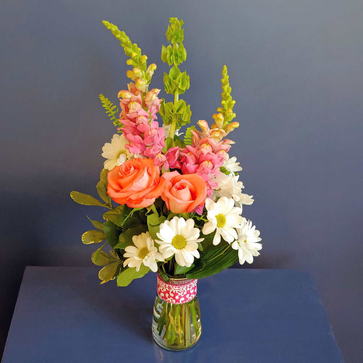 Bouquet Maria de style champêtre dans un vase