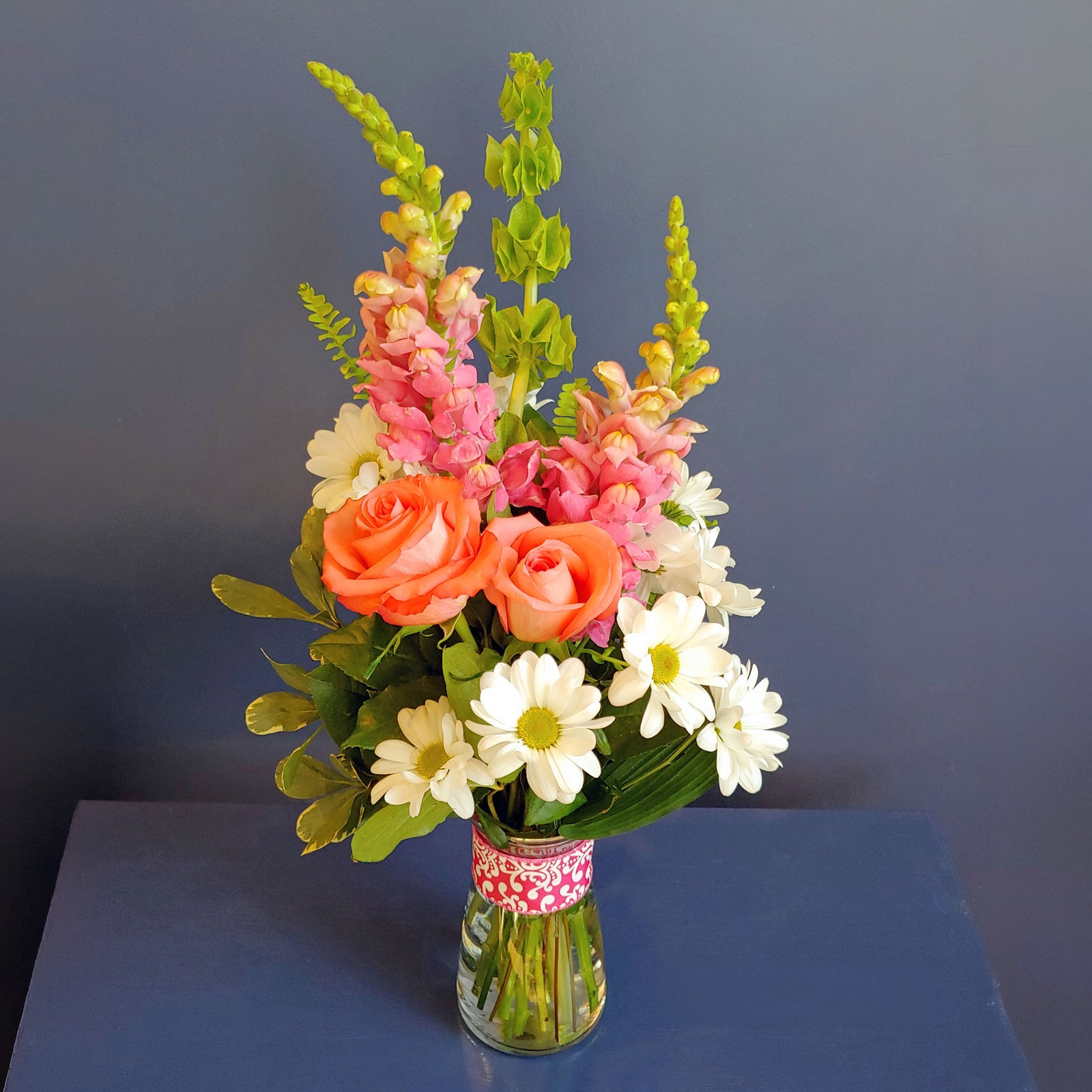 Bouquet Maria de style champêtre dans un vase