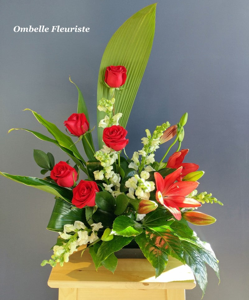 Corbeille funéraire avec roses