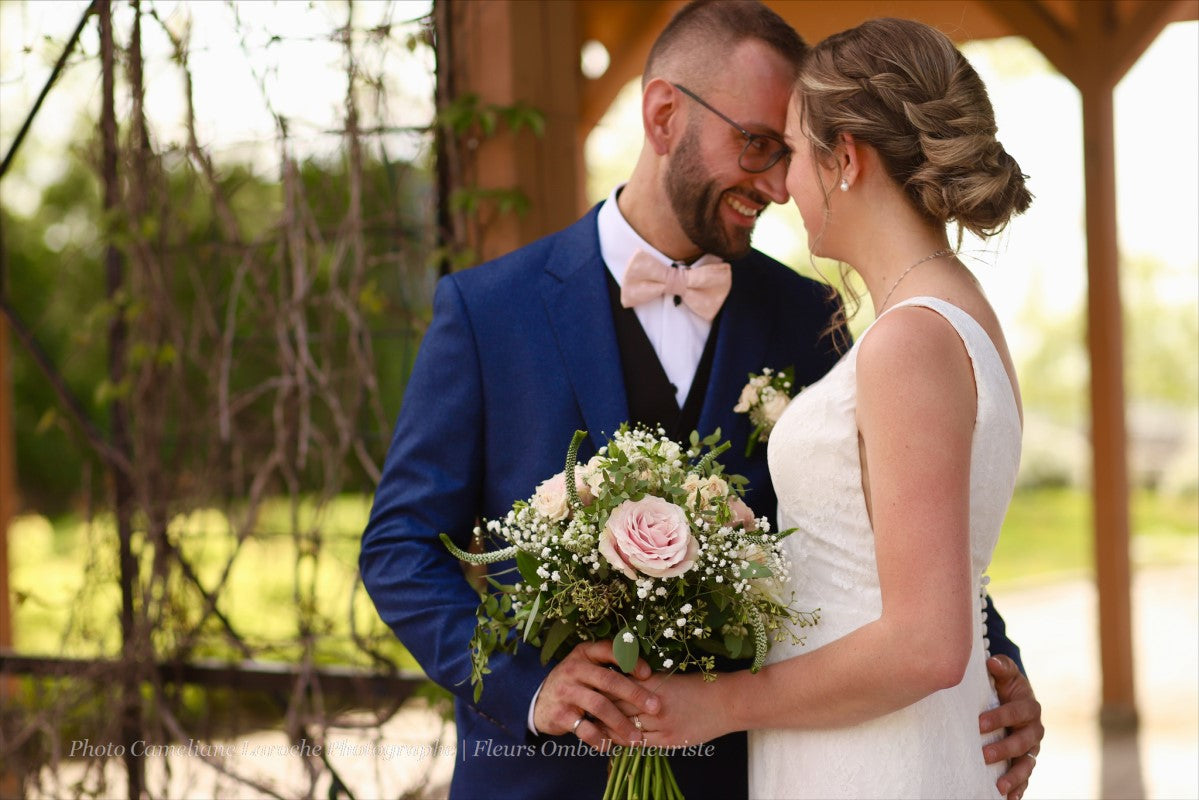 Couple heureux lors de leur mariage