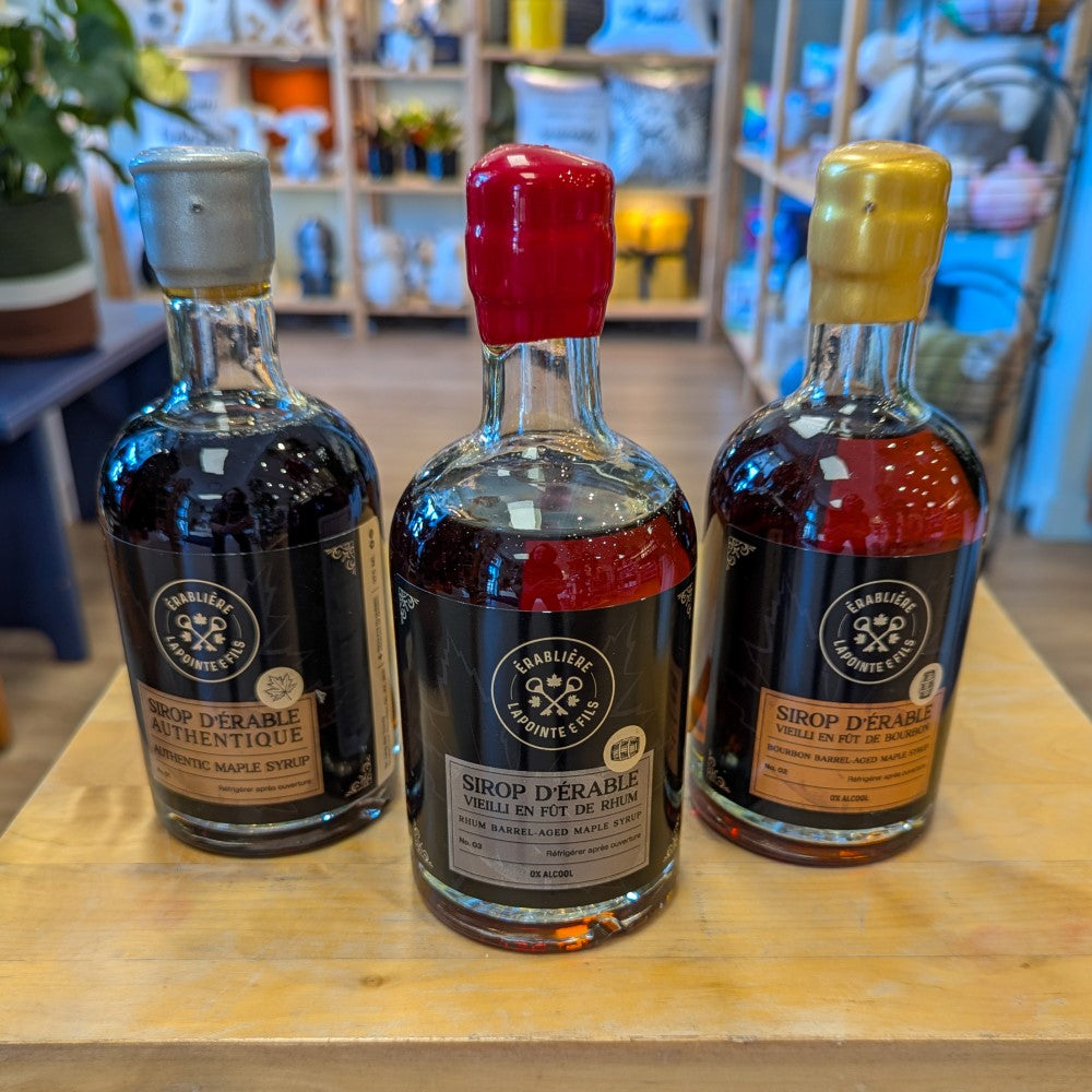 Sirop d'érable vieilli en fut des érablières Lapointe et fils.