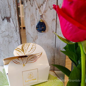 Ensemble cadeau - Rose, chocolats belges et collier (création québécoise - modèles uniques offerts)