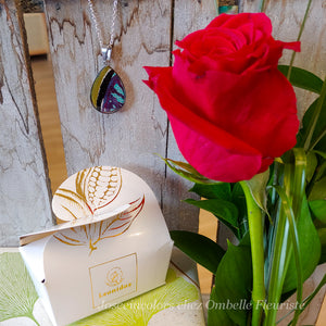 Ensemble cadeau - Rose, chocolats belges et collier (création québécoise - modèles uniques offerts)