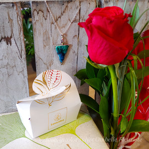 Ensemble cadeau - Rose, chocolats belges et collier (création québécoise - modèles uniques offerts)